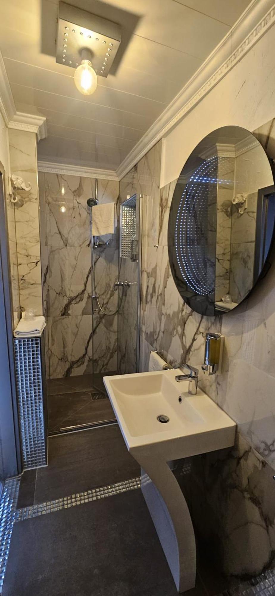 Hotel Karthaeuser Hof Floersheim am Main المظهر الخارجي الصورة